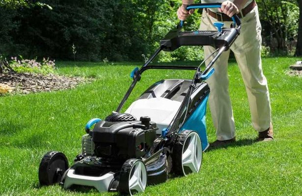 Best Self Propelled Lawn Mower