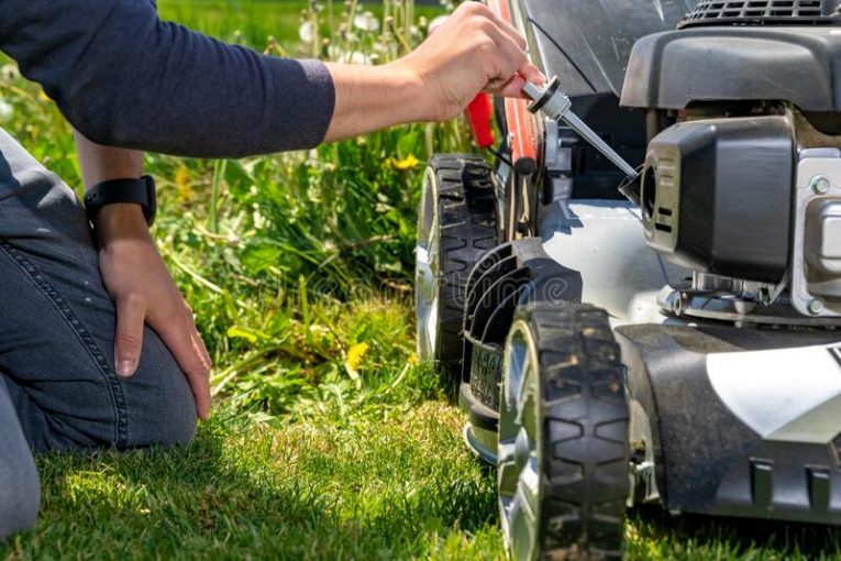 How To Service A Petrol Lawnmower