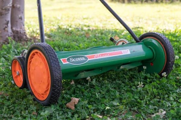 How Do Reel Lawn Mowers Work