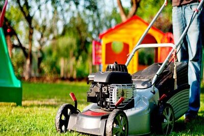 When to Scarify a Lawn UK